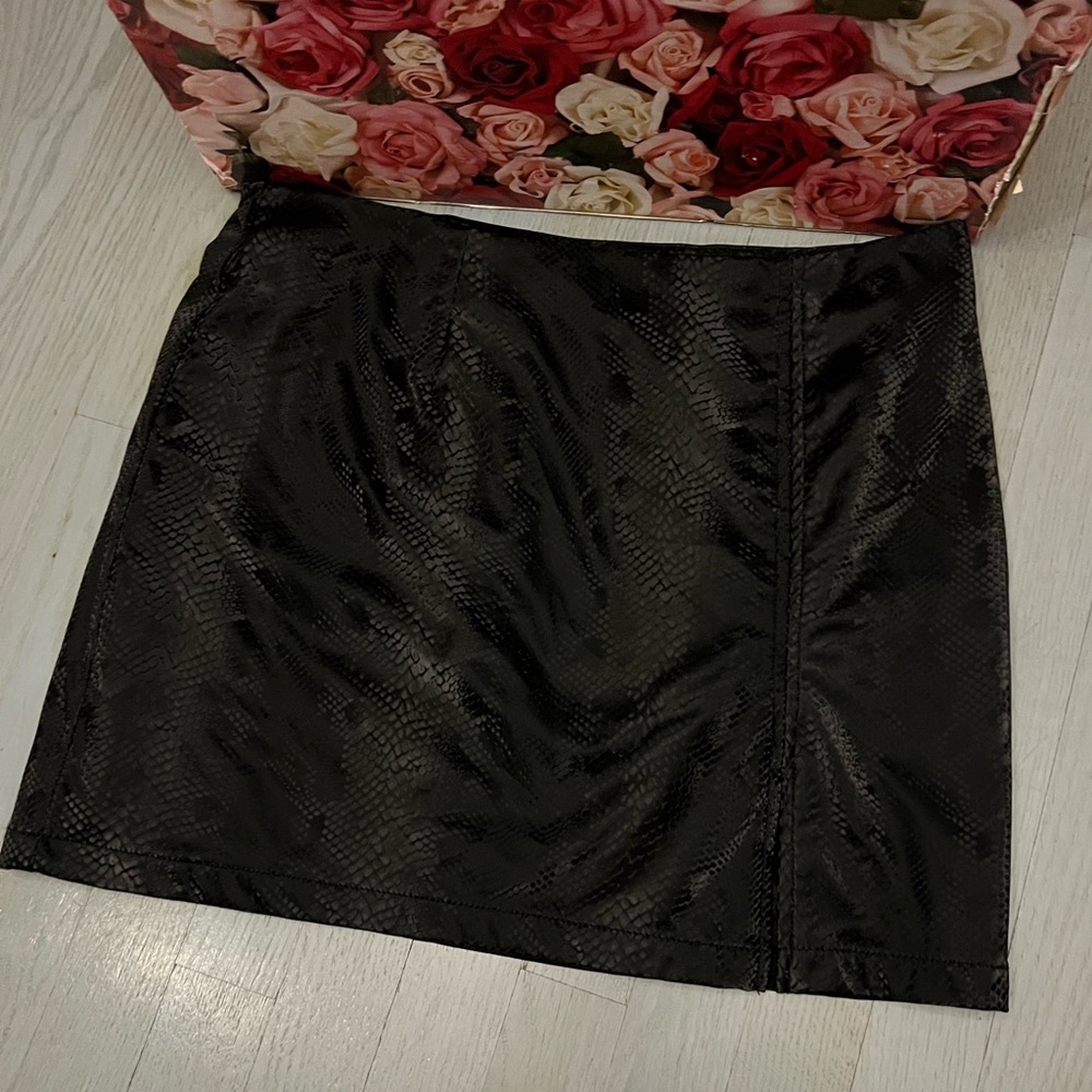 💗NWOT JUICY COUTURE SKIRT💗